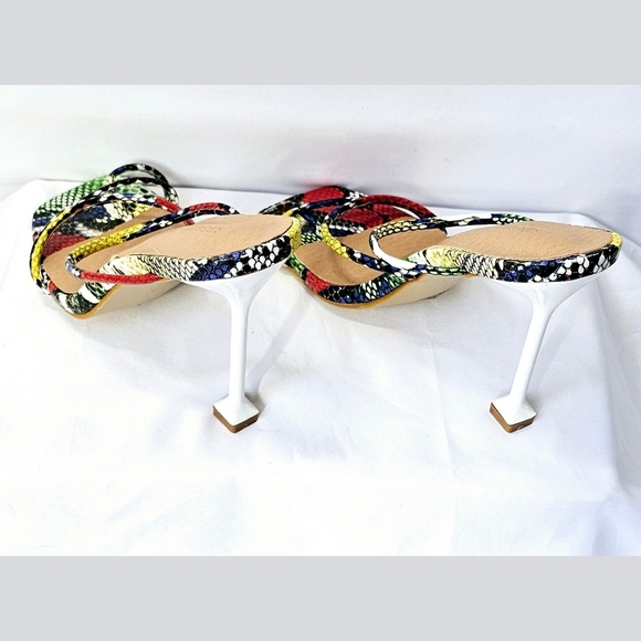 Size 8.5 Muticolored Snake Pattern Heel Sandals - Picture 4 of 7